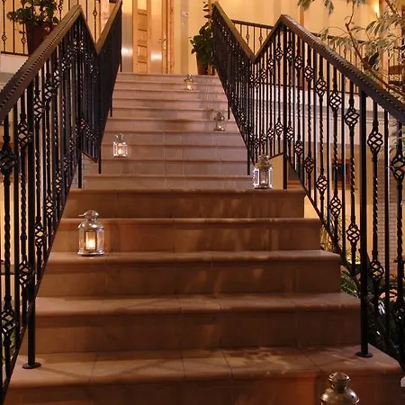 Atrium Agard Panzio