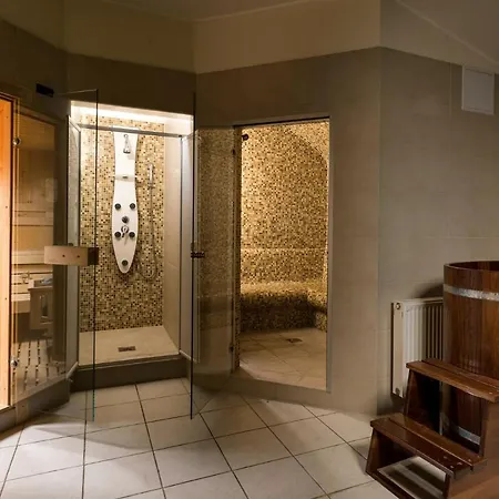فندق مبيت وإفطار Atrium Agard Panzio 4*