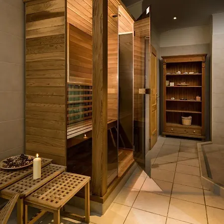 فندق مبيت وإفطار Atrium Agard Panzio 4*