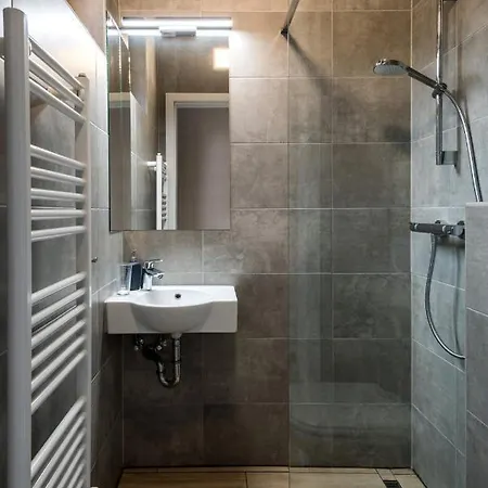 فندق مبيت وإفطار Atrium Agard Panzio 4*