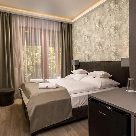 Atrium Agard Panzio فندق مبيت وإفطار 4*