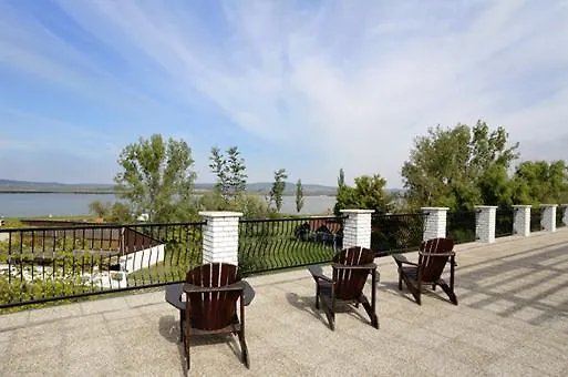 Atrium Agard Panzio Gardony